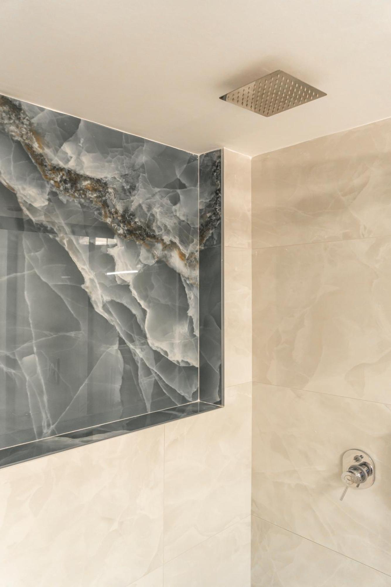 Neon 2Br Luxurious Central Apt Heraklion Ngoại thất bức ảnh