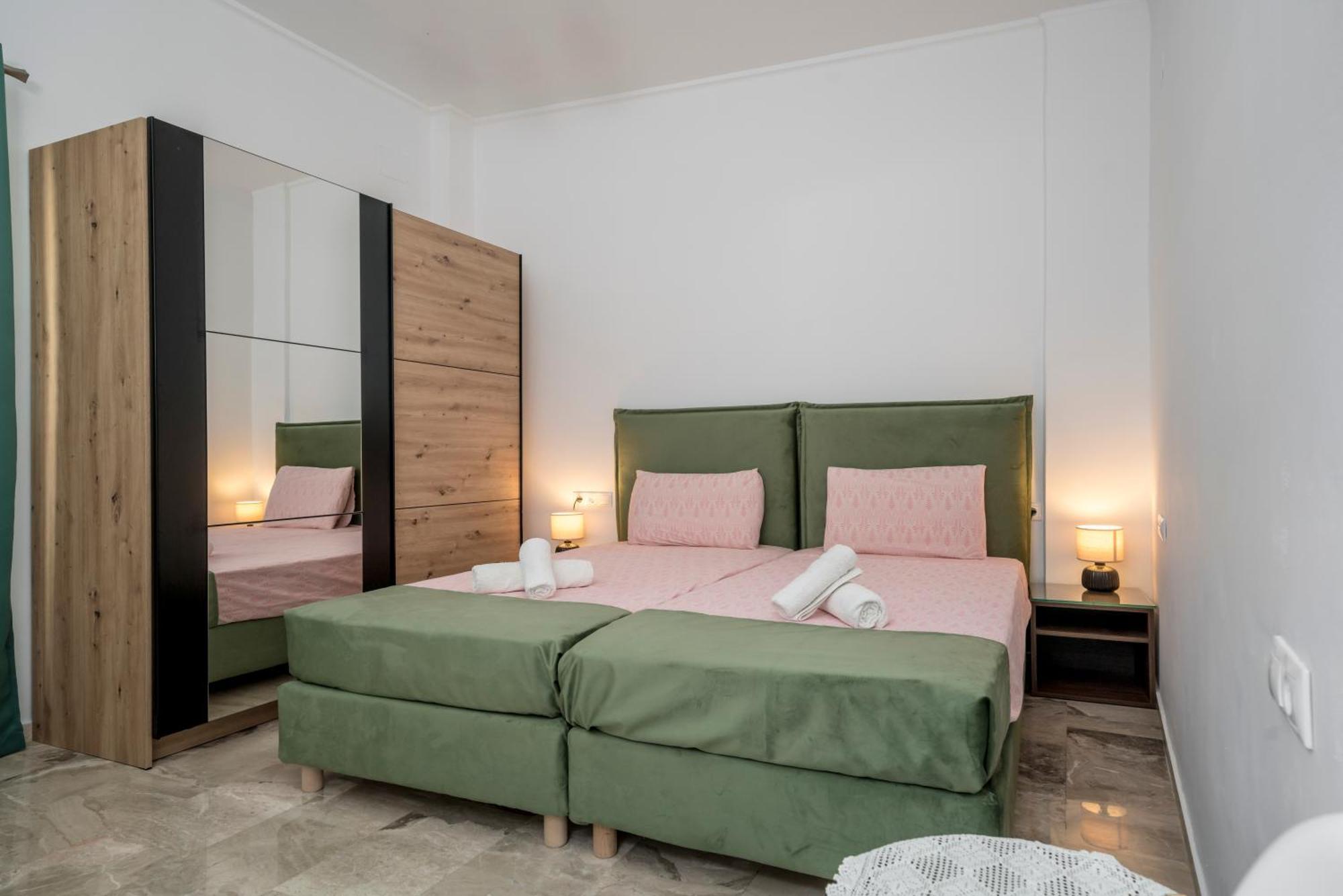 Neon 2Br Luxurious Central Apt Heraklion Ngoại thất bức ảnh