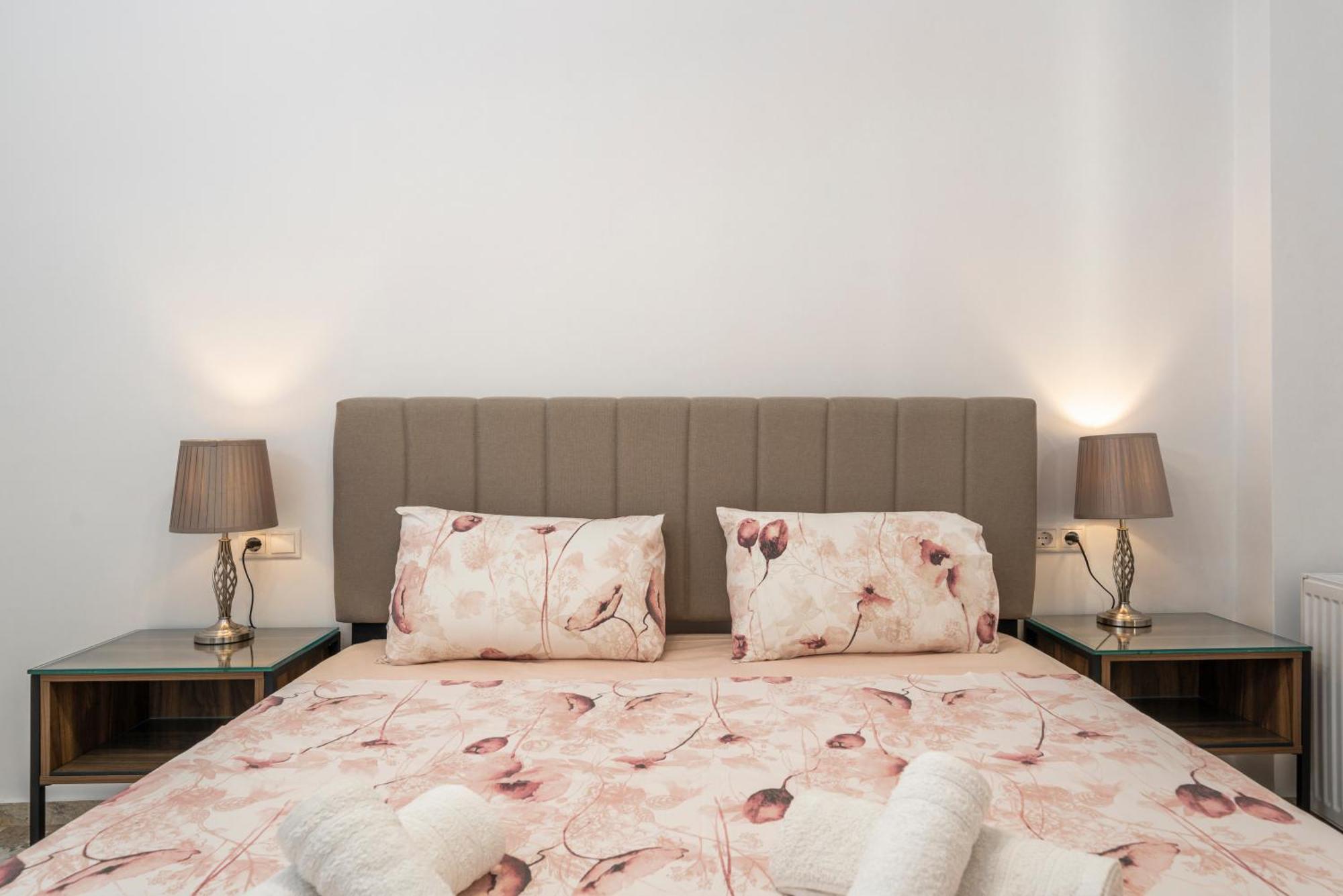 Neon 2Br Luxurious Central Apt Heraklion Ngoại thất bức ảnh